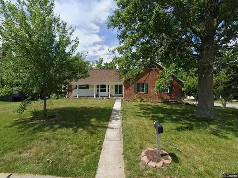 12 Connemara Rd, Saint Peters, MO 63376