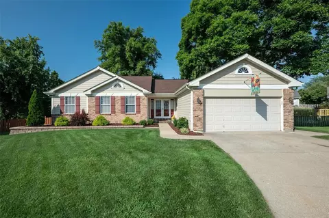 74 Catawba Ct, Saint Charles, MO 63304