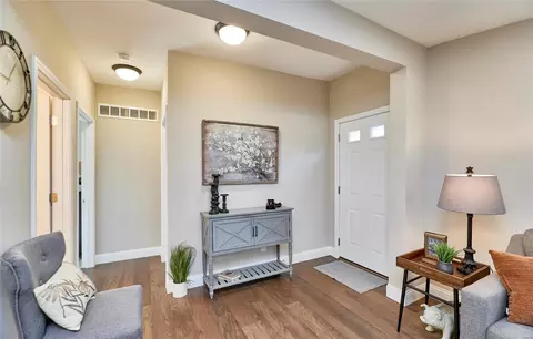 Entry Way - 255 Washington St, Augusta, MO 63332 photo 1 of 3