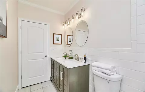 Bath - 255 Washington St, Augusta, MO 63332 photo 3 of 3