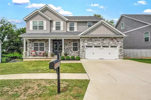 9845 Nitsch Ln, Saint Louis, MO 63123