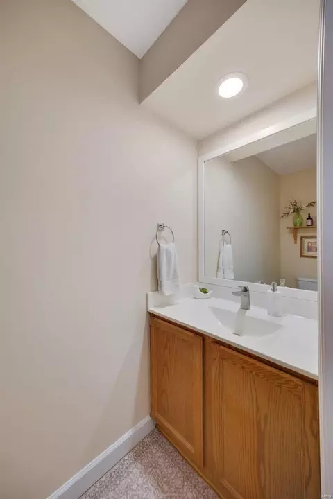 Bath - 1429 Tahoe Valley Ct, Ballwin, MO 63021 photo 1 of 6