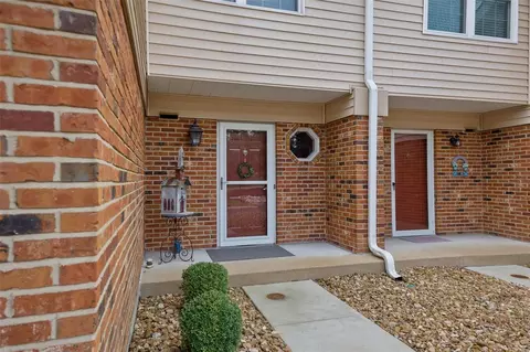 1429 Tahoe Valley Ct, Ballwin, MO 63021