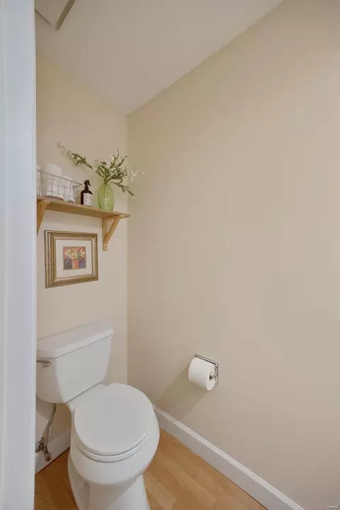 Bath - 1429 Tahoe Valley Ct, Ballwin, MO 63021 photo 2 of 6