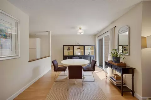 Dining - 1429 Tahoe Valley Ct, Ballwin, MO 63021 photo 2 of 3