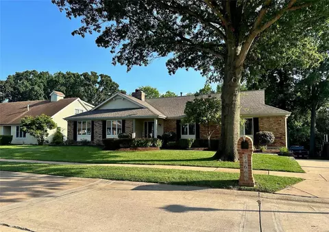14666 Chesterfield Trails Dr, Chesterfield, MO 63017