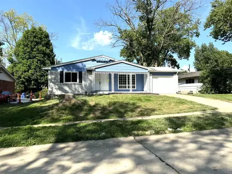4015 Helmkampf Dr, Florissant, MO 63033