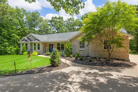 2 White Oak Ct, Defiance, MO 63341