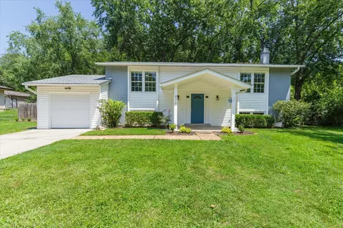 476 Applestone Dr, Ballwin, MO 63021