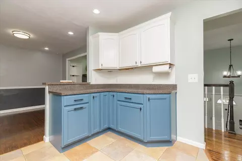 Kitchen - 476 Applestone Dr, Ballwin, MO 63021 photo 3 of 4