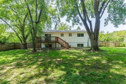 Exterior - 476 Applestone Dr, Ballwin, MO 63021 photo 8 of 10