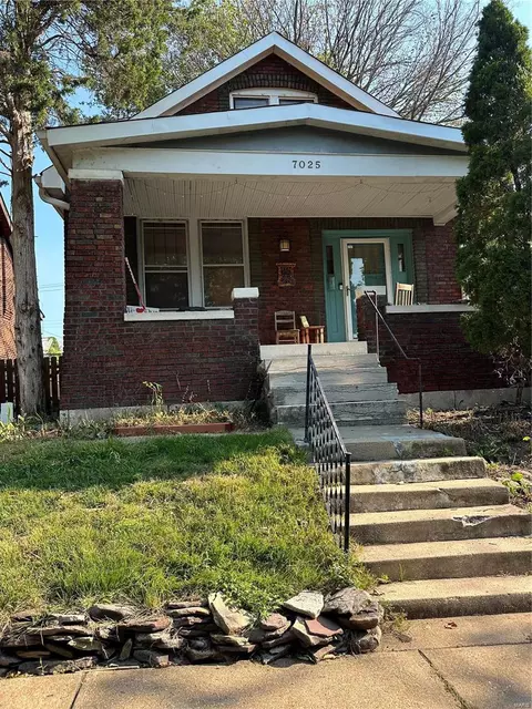 7025 Ethel Ave, Saint Louis, MO 63117