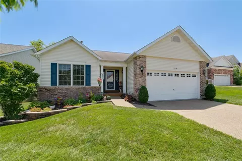 2216 Hawks Landing Dr #G, Lake Saint Louis, MO 63367