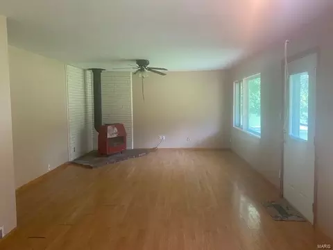 Living - 816 Streiff Ln, Ballwin, MO 63011 photo 1 of 1