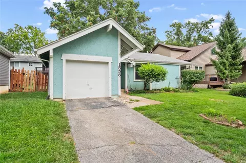 1558 Meadowside Dr, Saint Louis, MO 63146