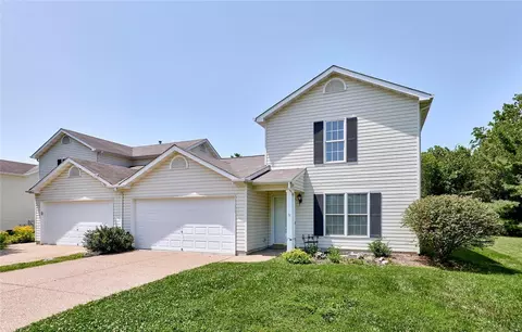 1049 Goss Ct, Wentzville, MO 63385