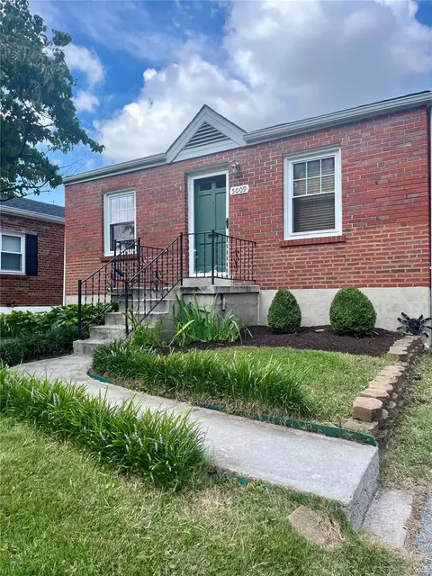 5009 Glennon Dr, Saint Louis, MO 63119