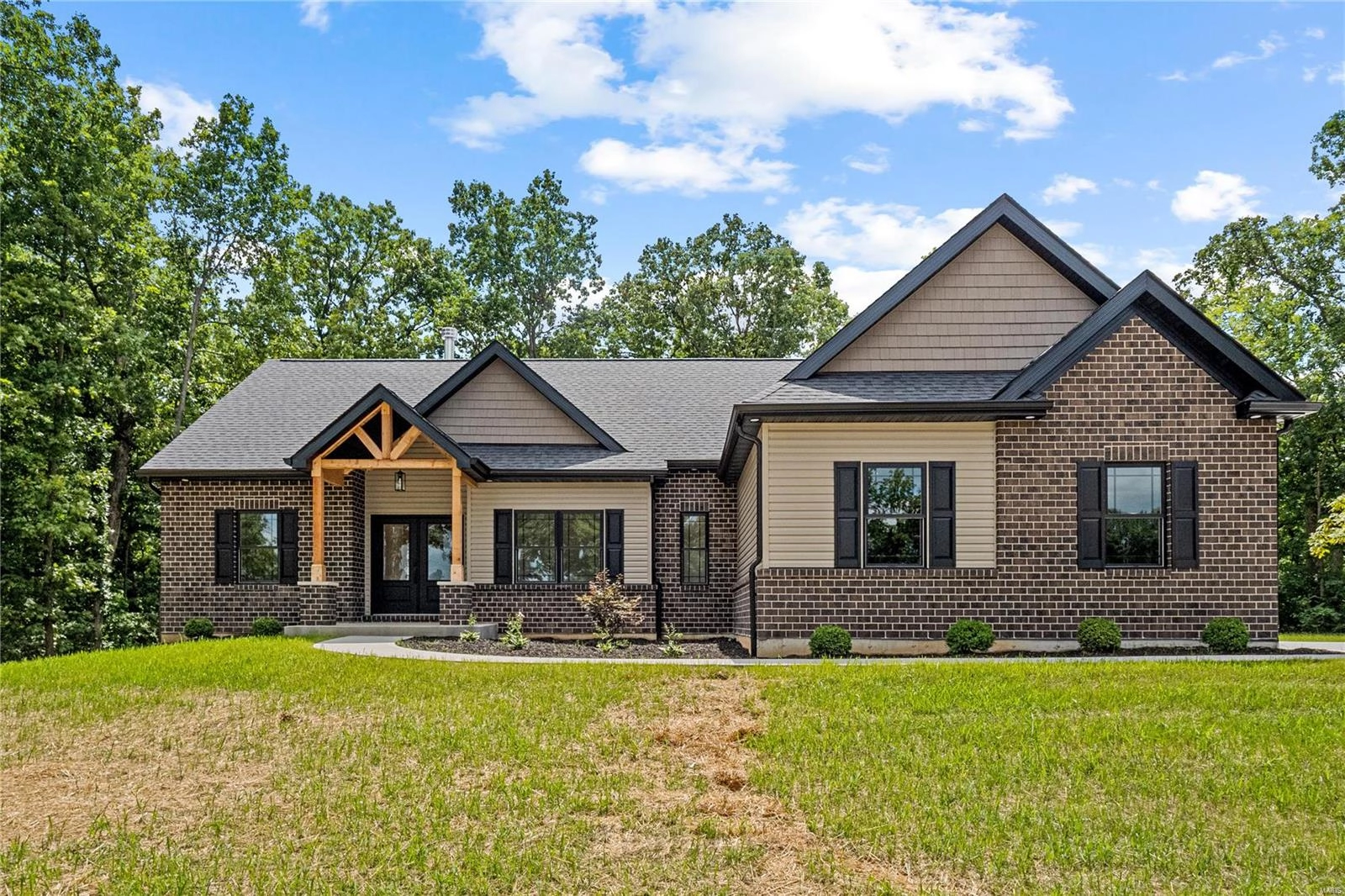 80 Lake Bnd Dr