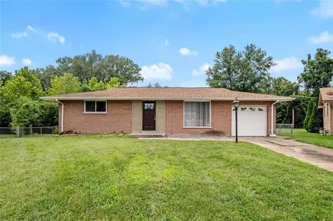 9671 Hardwick Ct, Saint Louis, MO 63136