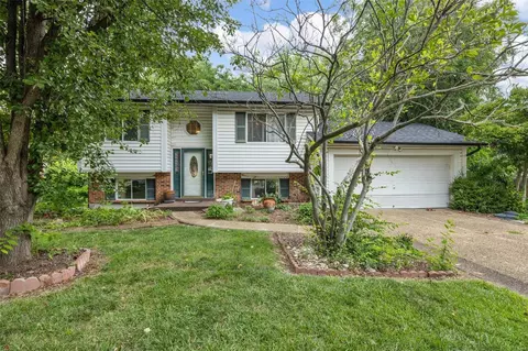 811 Pepper Ln, O'fallon, MO 63366