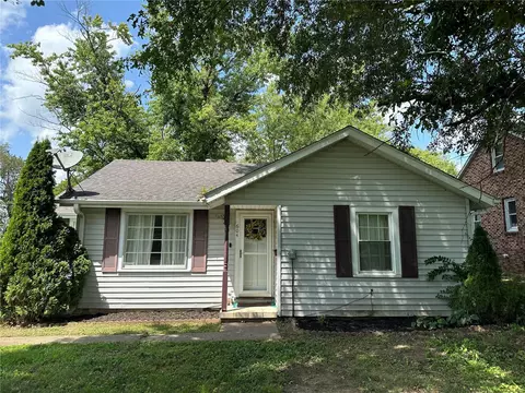 604 Highland Dr, Jackson, MO 63755 photo 1