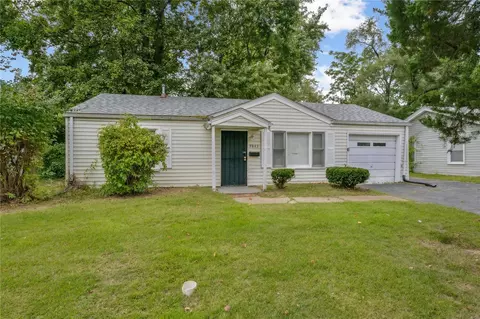 9843 Lorna Ln, Saint Louis, MO 63136