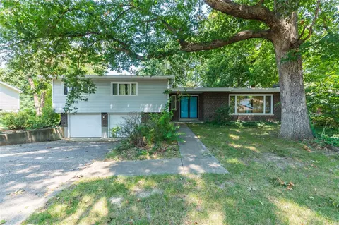 3248 Brightwood Dr, Saint Charles, MO 63303
