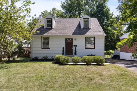 1062 N Rock Hill Rd, Saint Louis, MO 63119