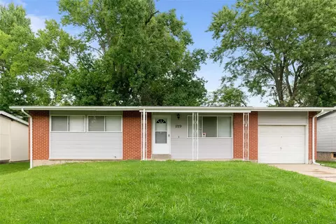 1729 Cargill Dr, Saint Louis, MO 63136