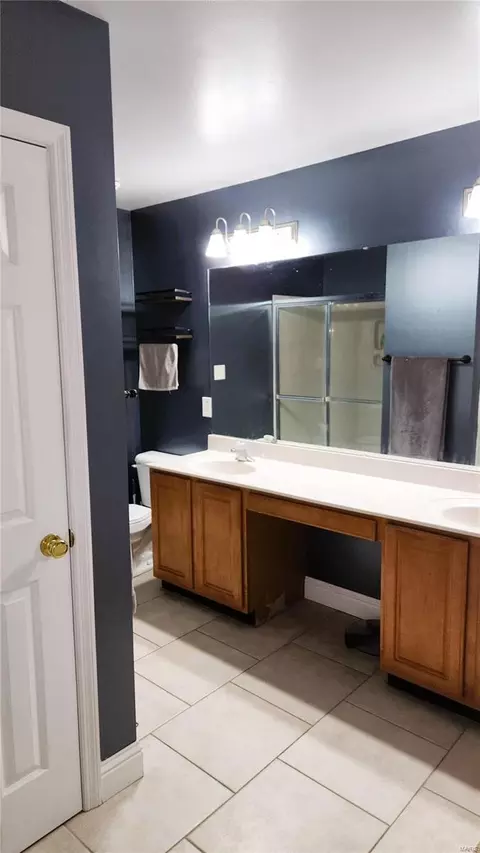 Bath - 12 Beacon Trail Ct, O'fallon, MO 63366 photo 2 of 4
