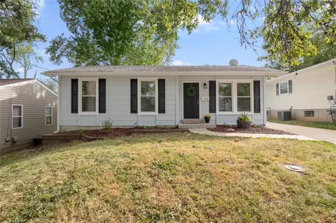 11016 Florence Ave, Saint Ann, MO 63074