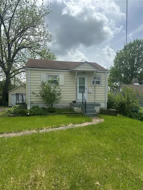 9606 Flora Ave, Saint Louis, MO 63114