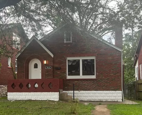 8536 Concord Pl, Saint Louis, MO 63147