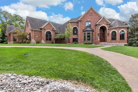 16424 Quiet Creek Ct, Chesterfield, MO 63005