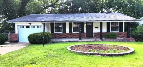 11105 Linnell Dr, Saint Louis, MO 63136
