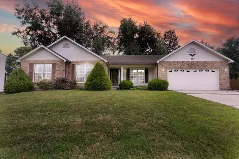 820 Brookwood Bend Trl, Saint Peters, MO 63376