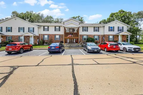 1305 Cliffridge Ln, Valley Park, MO 63088
