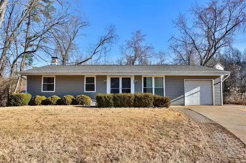 504 Clarington Dr, Ballwin, MO 63011
