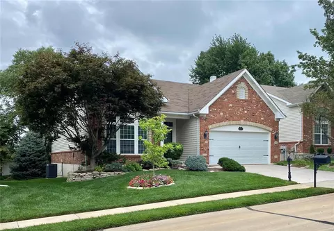 17 Eagle Cove Ln #9, Saint Charles, MO 63303