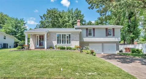 14 Wells Fargo Dr, Saint Peters, MO 63376