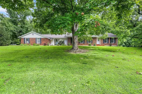 745 Carrico Rd, Florissant, MO 63034