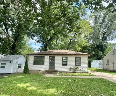 129 Flora Dr, Saint Louis, MO 63135