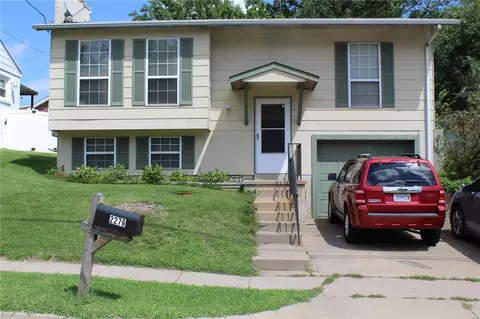 2276 Ashby Rd, Saint Louis, MO 63114