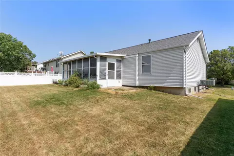 Exterior - 21 Jacqueline Cir, O'fallon, MO 63368 photo 11 of 13