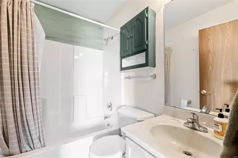 Bath - 21 Jacqueline Cir, O'fallon, MO 63368 photo 1 of 2