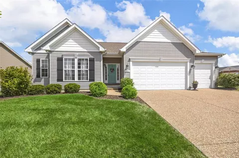 301 Edgefield Ct, Wentzville, MO 63385