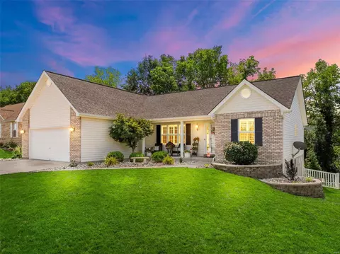 1230 Sweeping Oaks Dr, Saint Charles, MO 63304