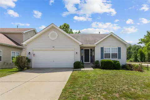 202 Flint Brook Dr, O'fallon, MO 63366