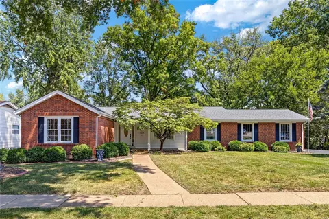 20 White Plains Dr, Chesterfield, MO 63017