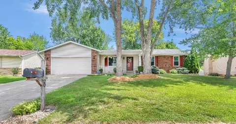 20 Constellation Hl, Saint Peters, MO 63376